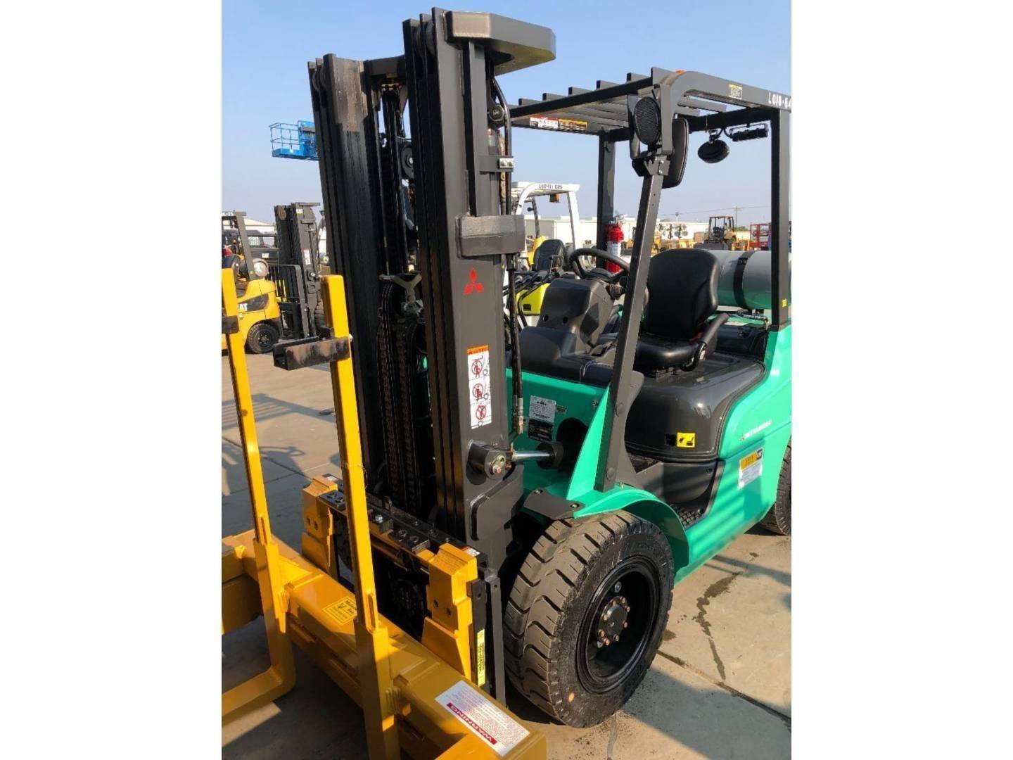 2018 Mitsubishi FG30N Pneumatic Tire 4 Wheel Sit Down