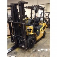 2018 Cat GP25N Pneumatic Tire 4 Wheel Sit Down