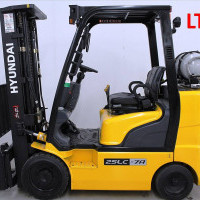 2013 Hyundai 25LC-7A