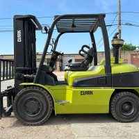 2014 Diesel Clark C40D Pneumatic Tire 4 Wheel Sit Down