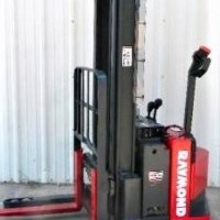 2012 Electric Raymond RSS40 Electric Walkie Straddle Stacker