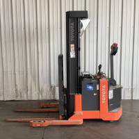 2017 Toyota 6BWS153F80