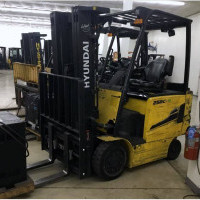2017 Hyundai 25BC-9