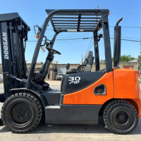 2017 Diesel Doosan D30S-7 Pneumatic Tire 4 Wheel Sit Down