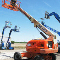 2004 JLG 400S