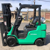 2004 LP Gas Mitsubishi FGC25N Pneumatic Tire 4 Wheel Sit Down